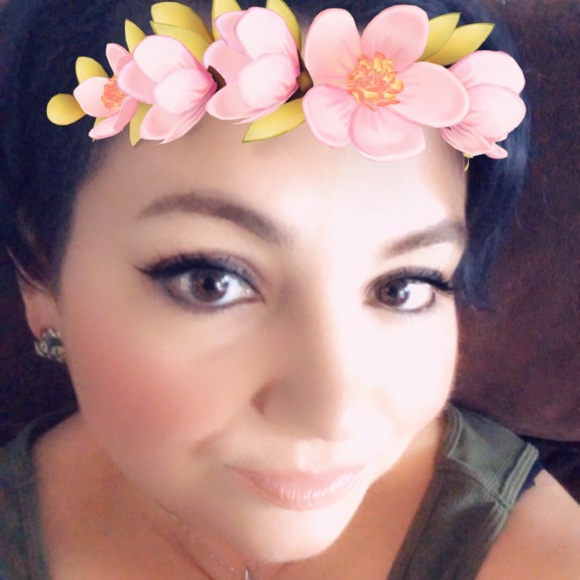 Meet your Posher, Rachel - Picture 2 of 3